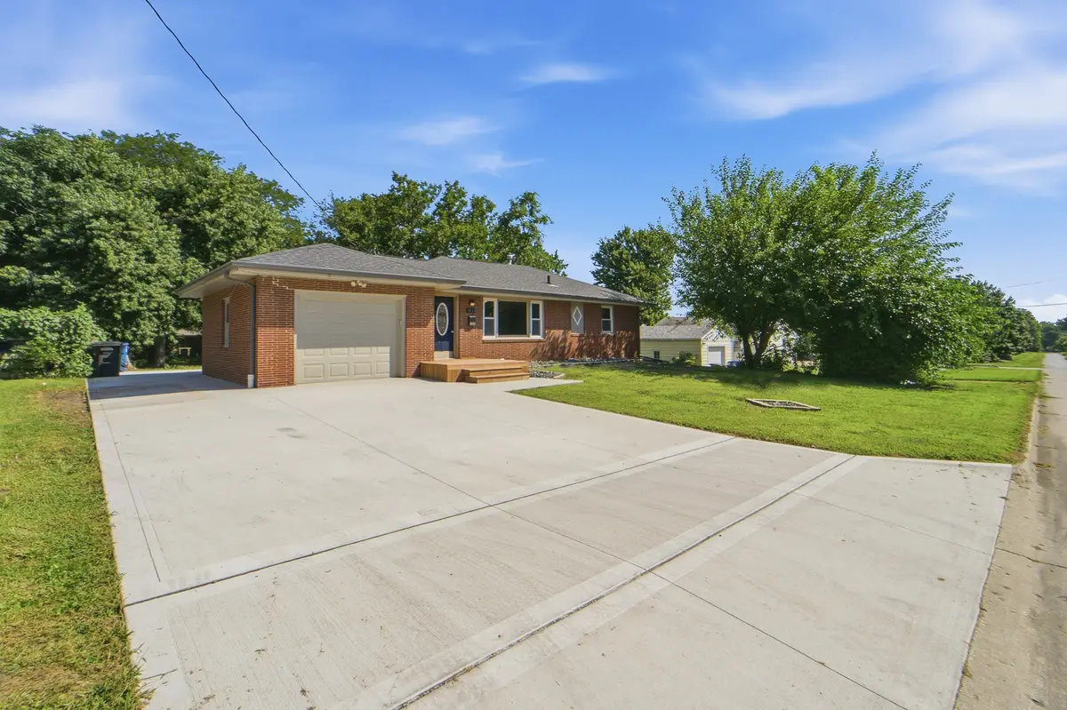 1410 E Sheridan Avenue, Des Moines, IA 50316 - #1