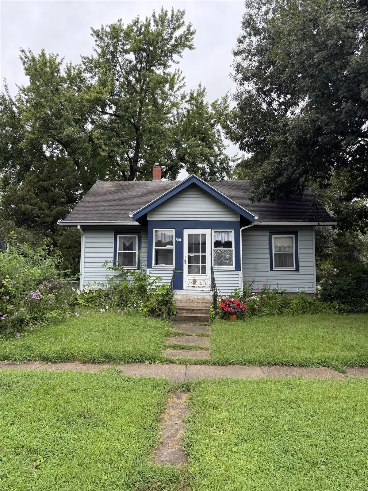 301 S Hazel Avenue, Ames, IA 50010 - #1