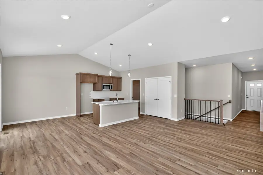 16519 Deerview Drive, Urbandale, IA 50323 - #3