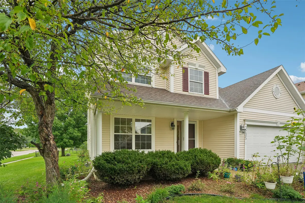 3205 SE 24th Court, Des Moines, IA 50320 - #1