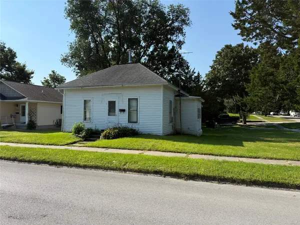 624 W Summit Street, Winterset, IA 50273