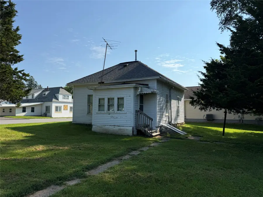 624 W Summit Street, Winterset, IA 50273 - #2