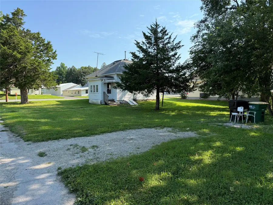 624 W Summit Street, Winterset, IA 50273 - #3