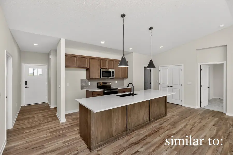 16607 Deerview Drive, Urbandale, IA 50323 - #2