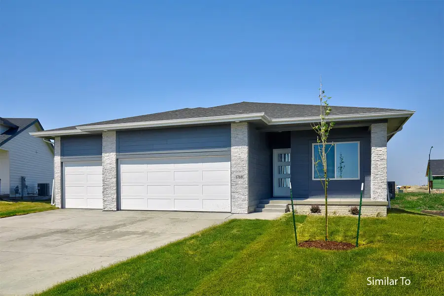 16615 Deerview Drive, Urbandale, IA 50323 - #2