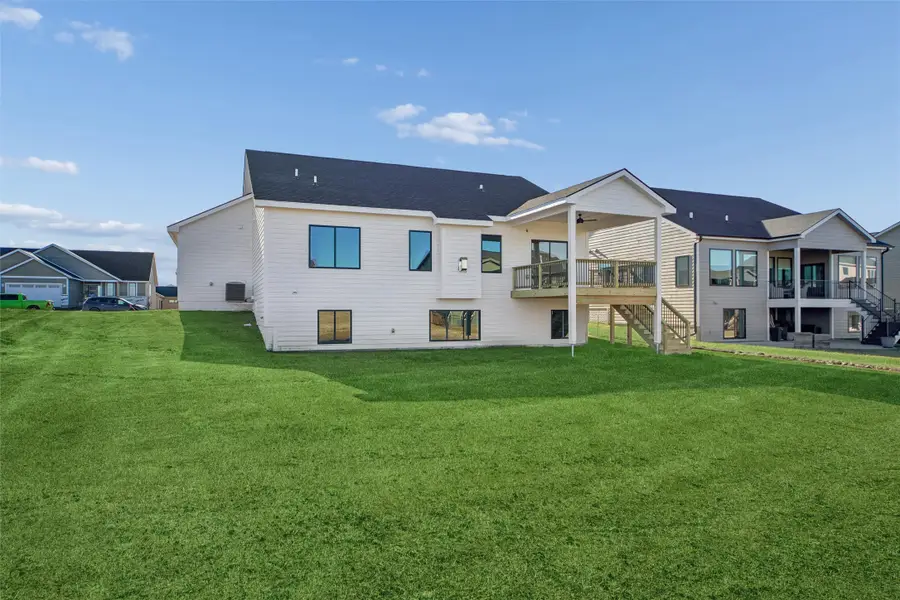 415 NW Red Oak Court, Waukee, IA 50263 - #2