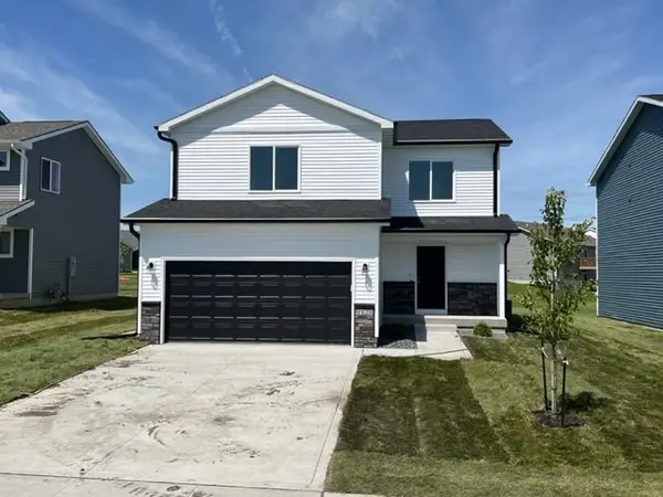 215 E 5th Street N, Newton, IA 50208