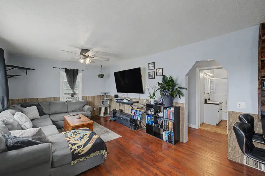 219 S Columbia Street, Columbia, IA 50057 - #2