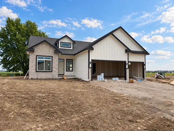 1203 NE Meadow Crossing Drive, Ankeny, IA 50021