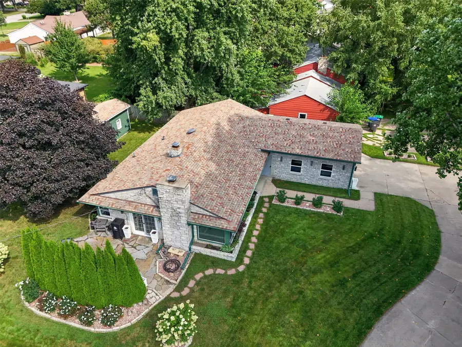 3724 Fleur Drive, Des Moines, IA 50321 - #3
