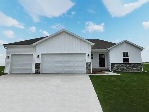 926 2nd Street Ne, Altoona, IA 50009