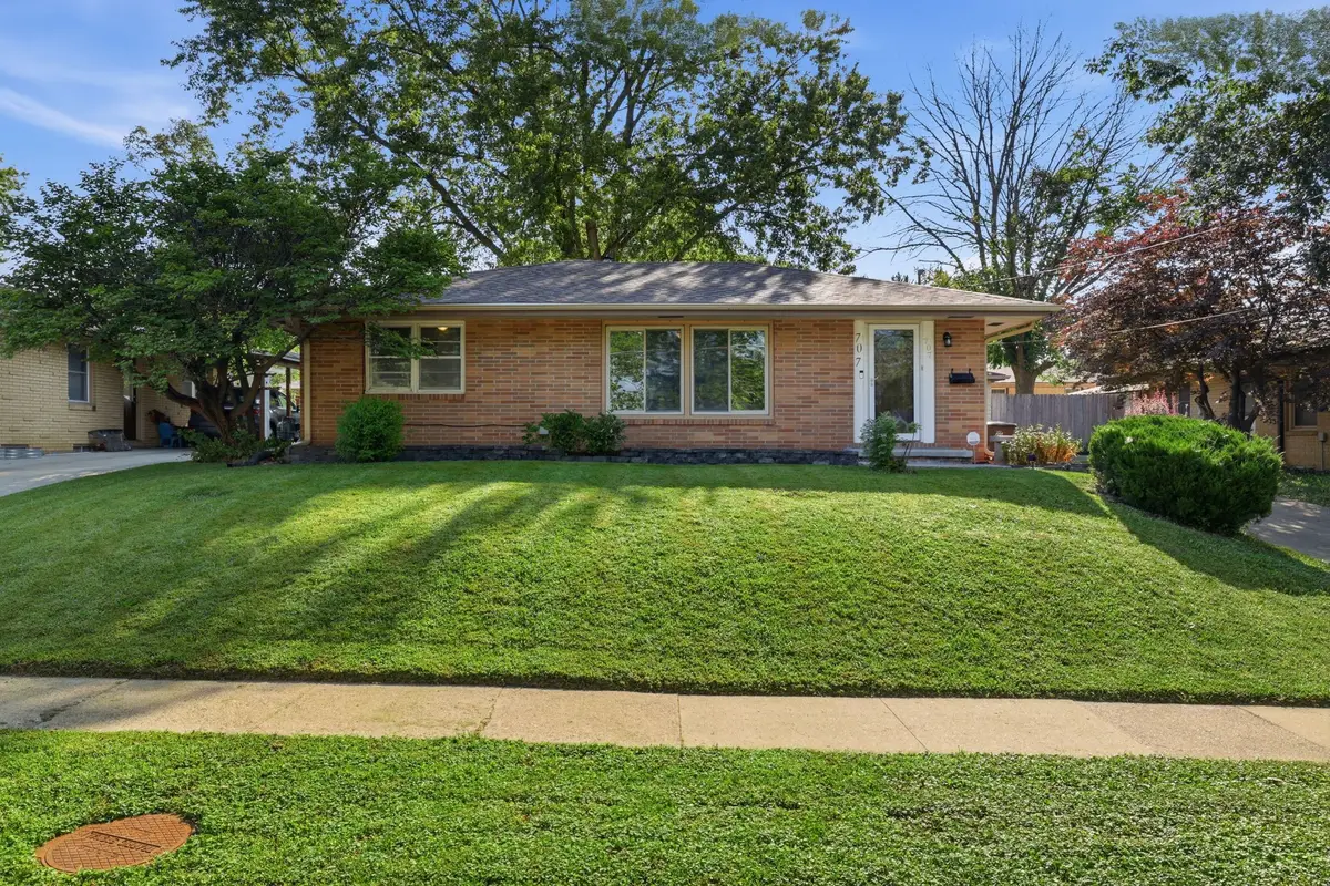 707 19th Street, West Des Moines, IA 50265 - #1