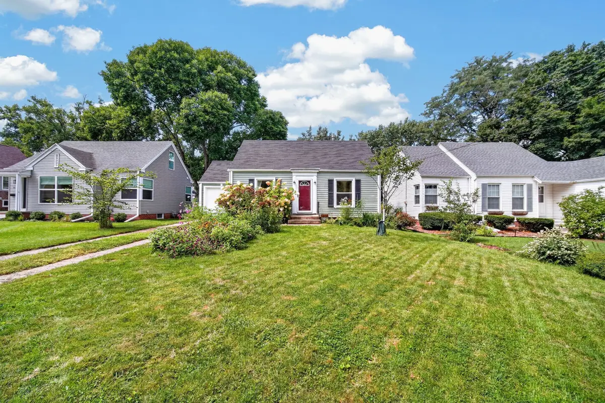 1608 45th Street, Des Moines, IA 50310 - #1