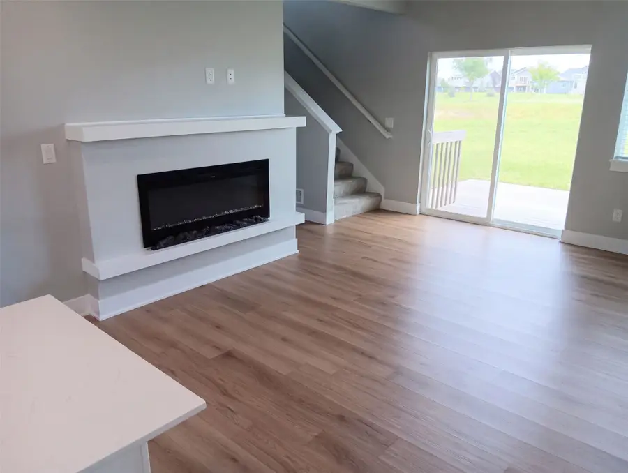 15215 Deerview Drive, Urbandale, IA 50323 - #3