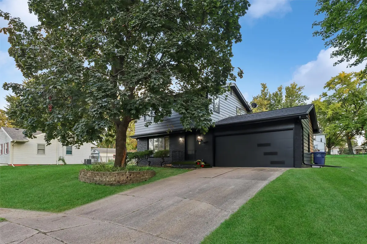 800 Maish Avenue, Des Moines, IA 50315 - #1