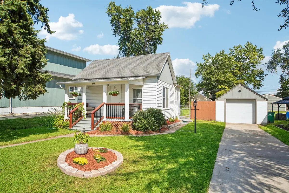 313 9th Street, West Des Moines, IA 50265 - #1