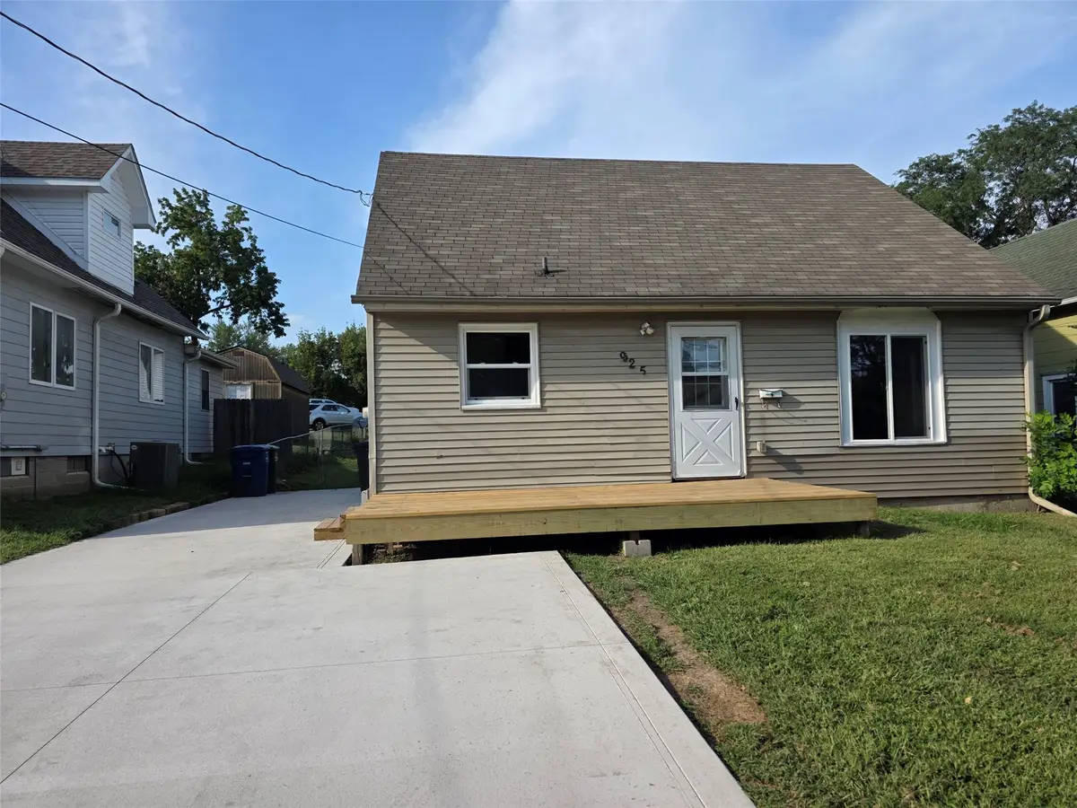 925 Virginia Avenue, Des Moines, IA 50315 - #1