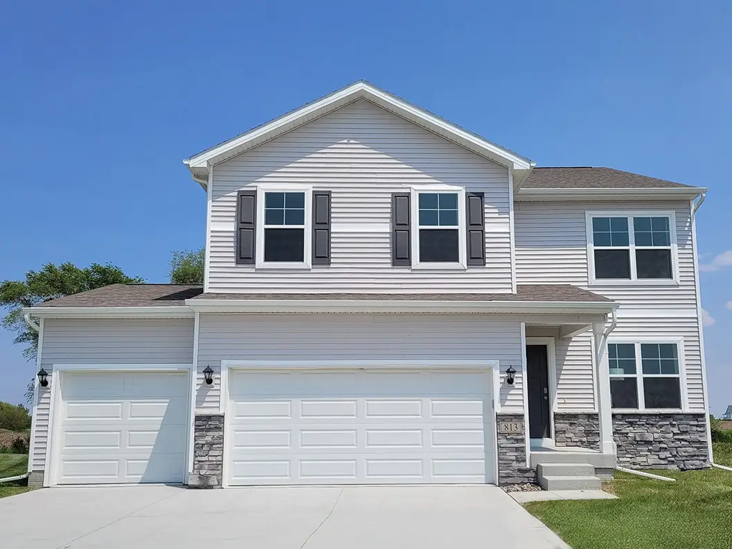 919 33rd Street Se, Altoona, IA 50009 - #1