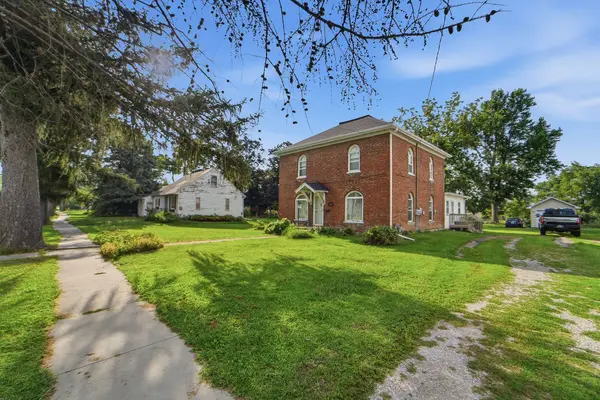 1121 N 4th Avenue W, Newton, IA 50208