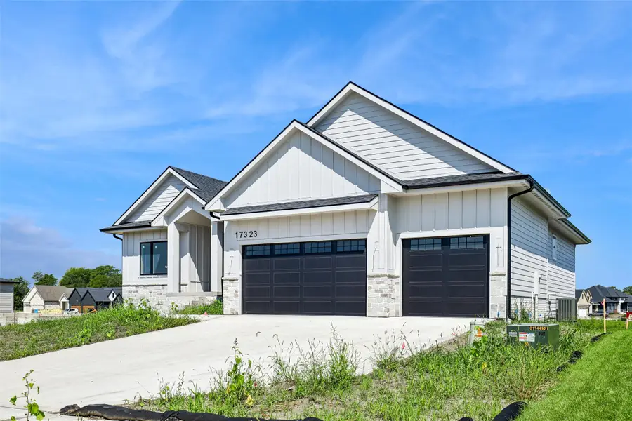 17323 Northview Drive, Urbandale, IA 50263 - #2