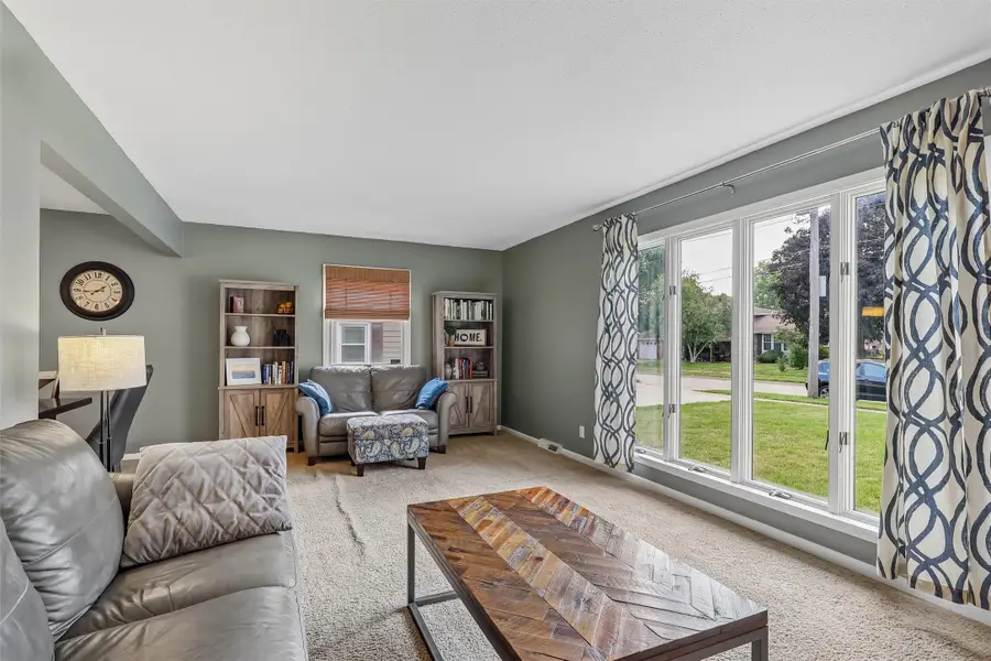 4113 83rd Street, Urbandale, IA 50322 - #2