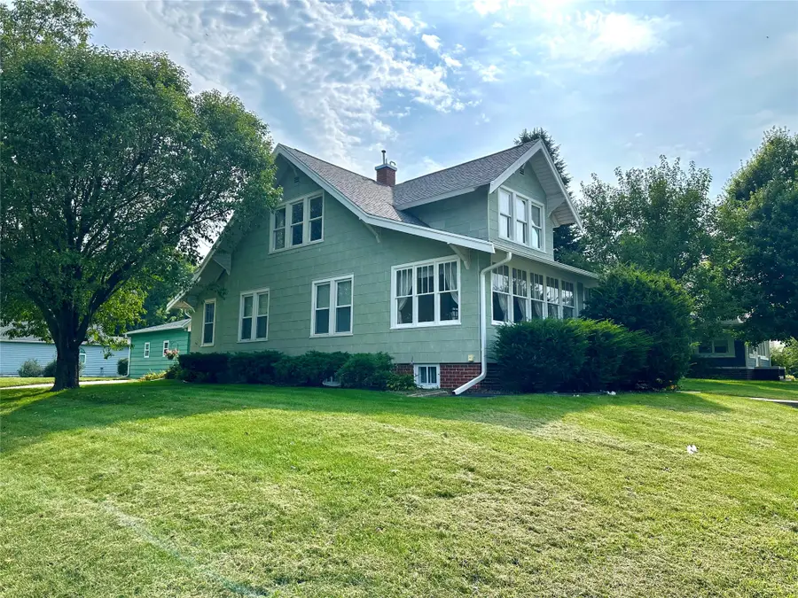 1420 4th Avenue, Grinnell, IA 50112 - #2