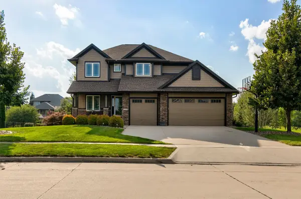 7042 Peckham Street, Johnston, IA 50131
