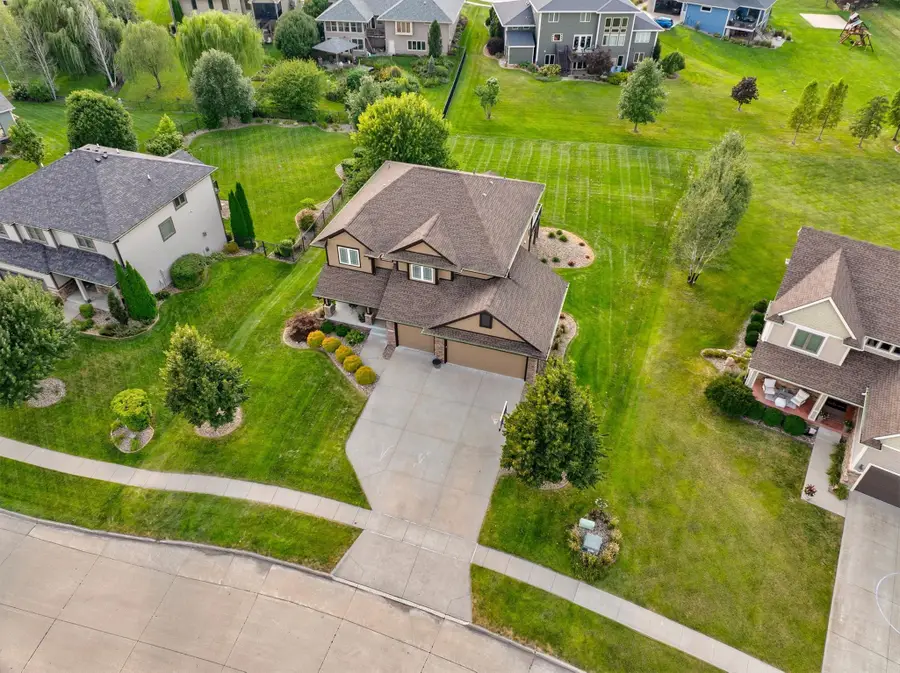 7042 Peckham Street, Johnston, IA 50131 - #2