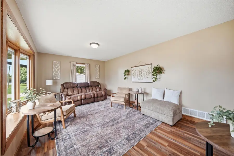 409 Space Avenue Sw, Mitchellville, IA 50169 - #2