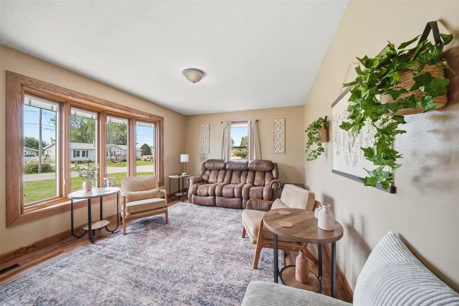 409 Space Avenue Sw, Mitchellville, IA 50169 - #3