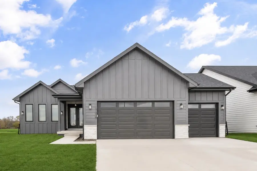 17339 Brookview Drive, Urbandale, IA 50323 - #2