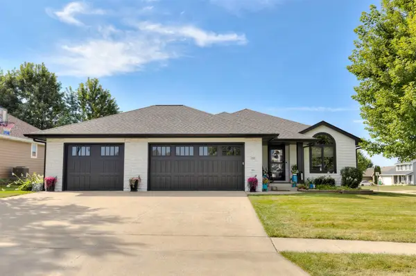 252 Cottonwood Drive Sw, Altoona, IA 50009