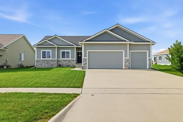 916 35th Street Sw, Altoona, IA 50009
