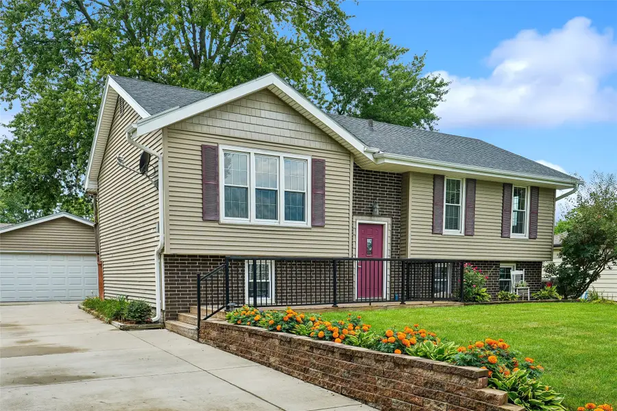 516 12th Avenue Nw, Altoona, IA 50009 - #2