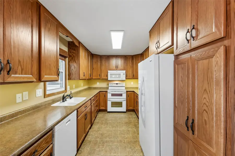 516 12th Avenue Nw, Altoona, IA 50009 - #3