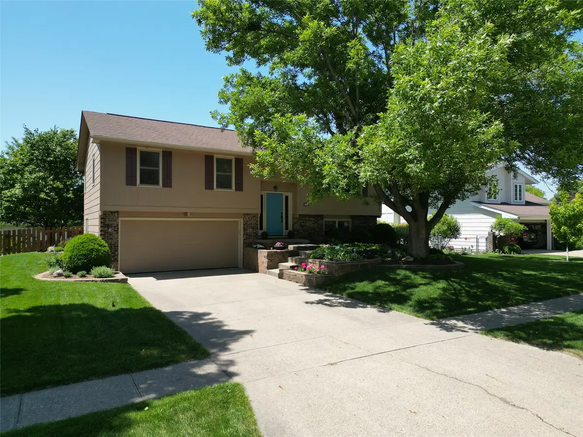 4520 78th Street, Urbandale, IA 50322 - #1