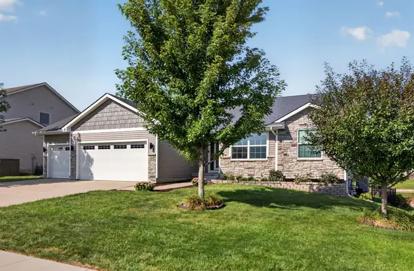 1720 SE Waters Edge Drive, Waukee, IA 50263