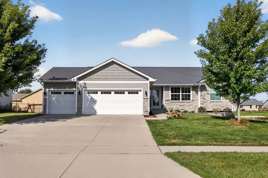 1720 SE Waters Edge Drive, Waukee, IA 50263 - #2