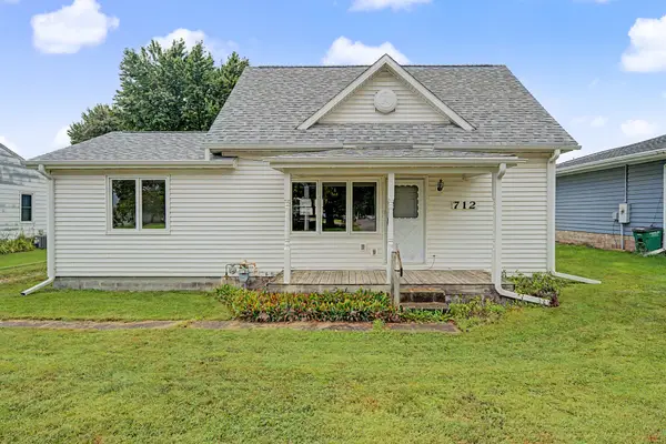 712 E 1st Street, Grimes, IA 50111