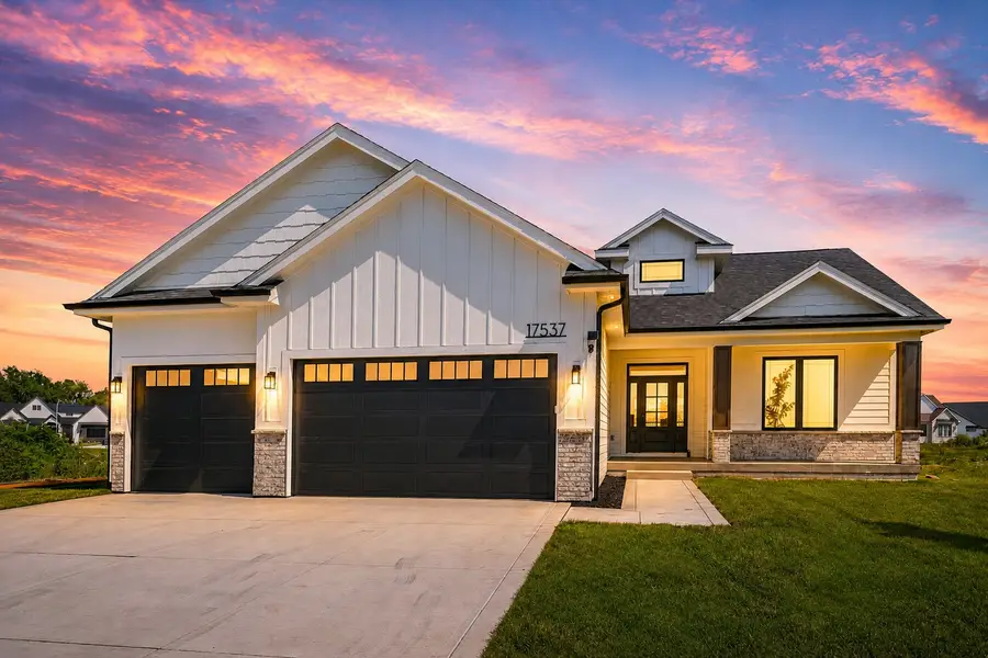 17537 Northview Drive, Urbandale, IA 50323 - #2