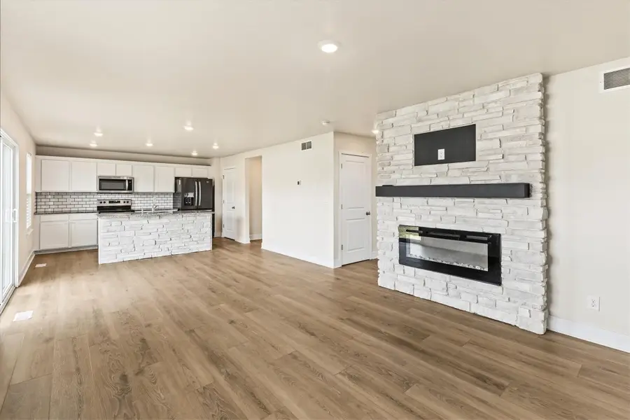 950 Spruce Street, Waukee, IA 50263 - #3