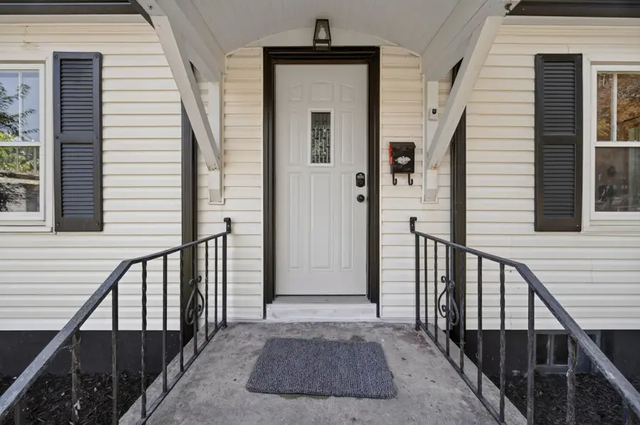 703 E Salem Avenue, Indianola, IA 50125 - #2