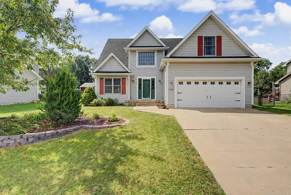1000 NE Parkside Court, Grimes, IA 50111