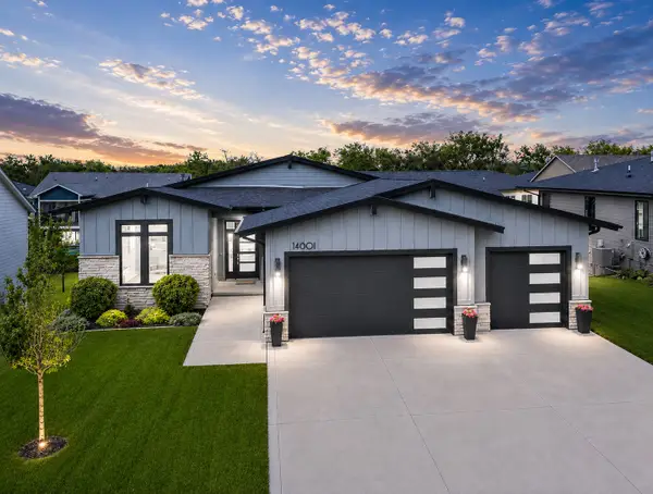 14601 Sutton Drive, Urbandale, IA 50323