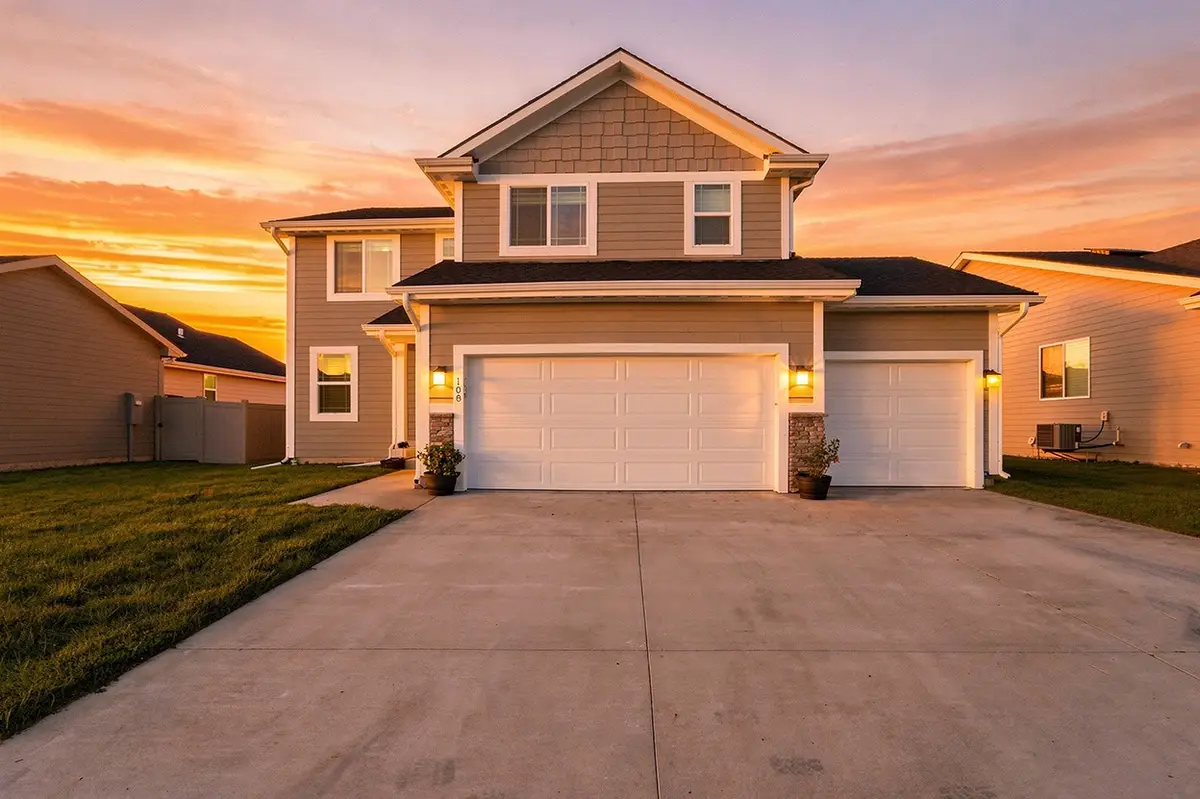 108 13th Street Nw, Bondurant, IA 50035 - #1