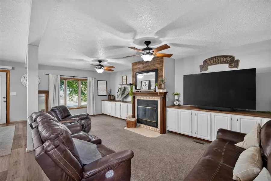 1008 Pleasant Street Se, Bondurant, IA 50035 - #3