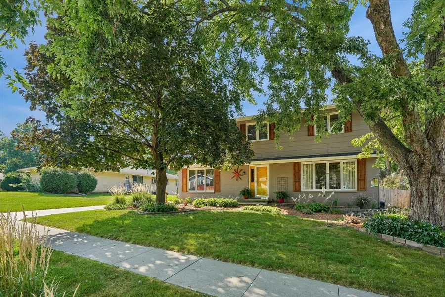 1221 E Franklin Avenue, Indianola, IA 50125 - #2