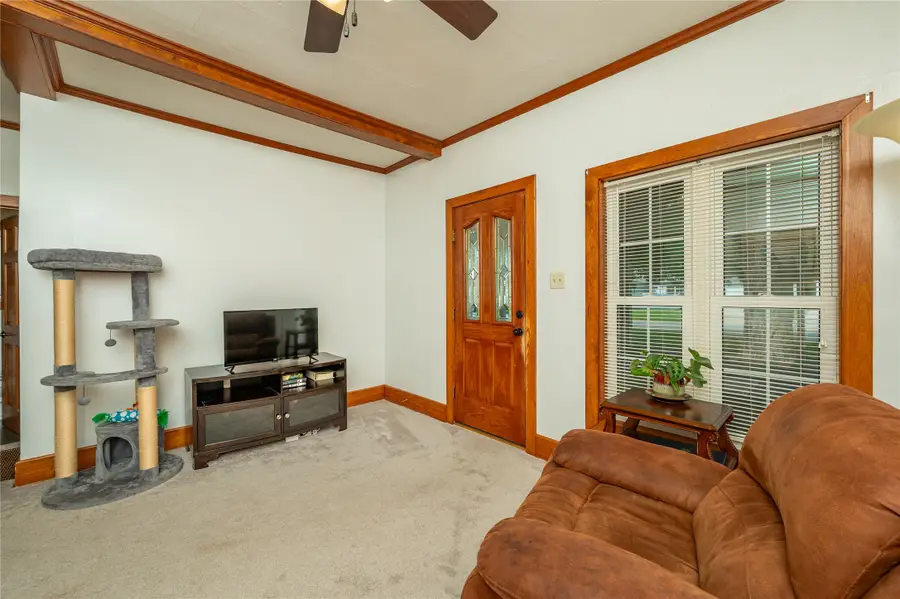 1010 W 4th Street S, Newton, IA 50208 - #3