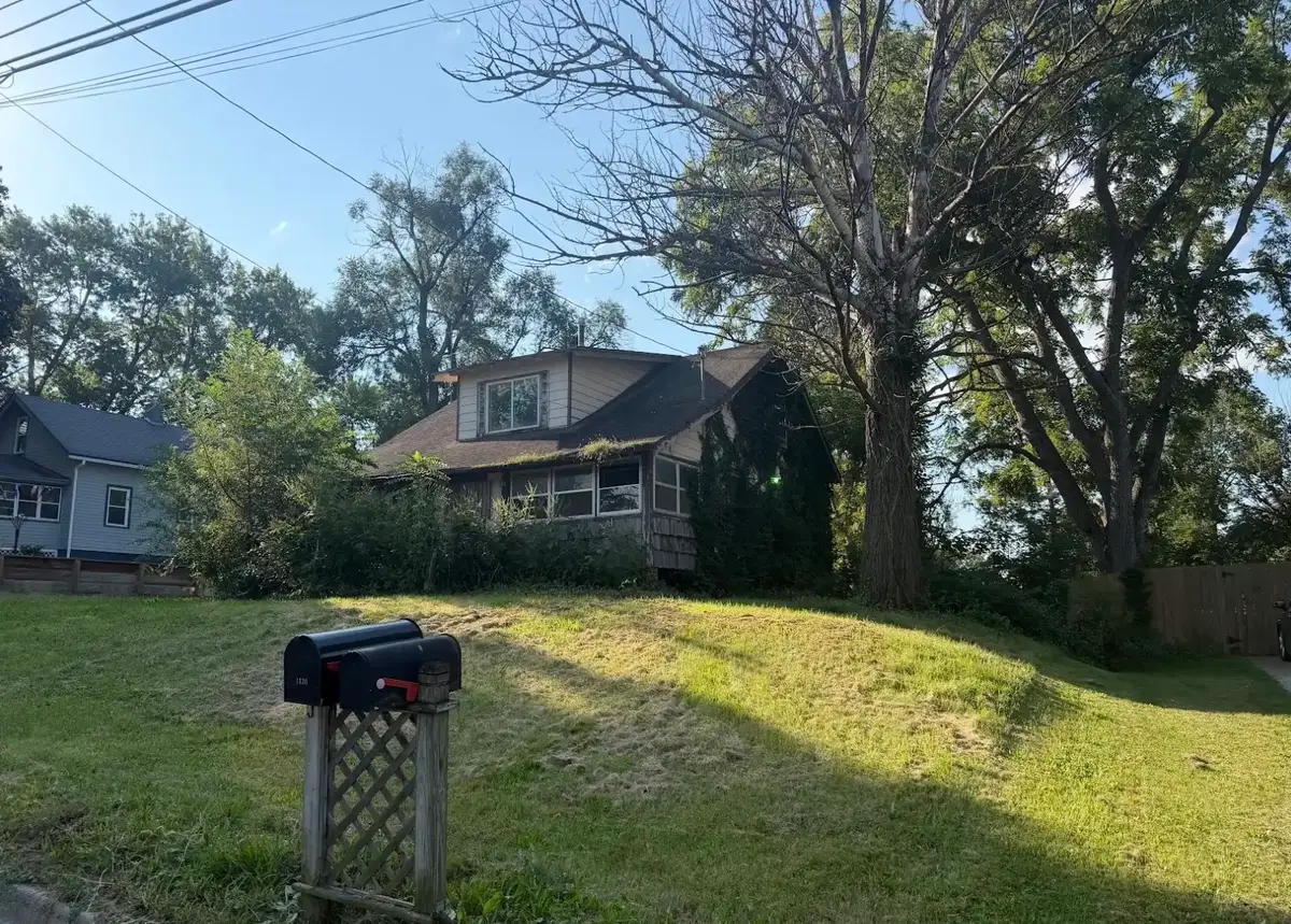 1120 Wade Street, Des Moines, IA 50315 - #1
