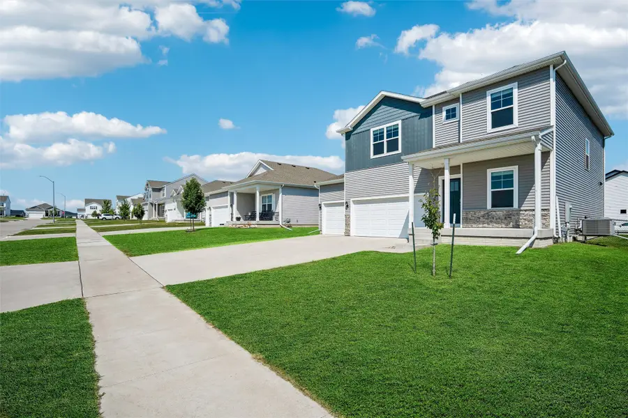 10433 Powell Avenue, Johnston, IA 50131 - #2